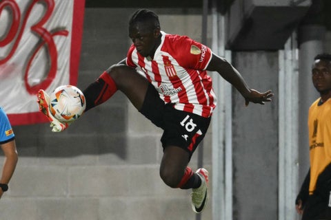 Edwuin Cetré, Estudiantes