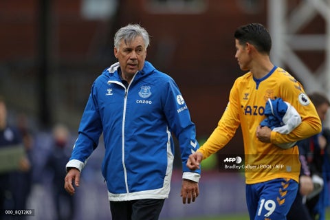 James y Ancelotti en Everton