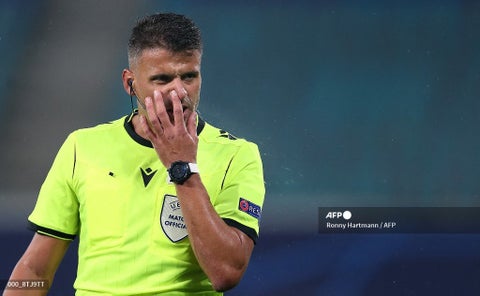 José Gil Manzano, árbitros