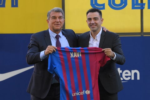 FC Barcelona, Xavi Hernández, Joan Laporta