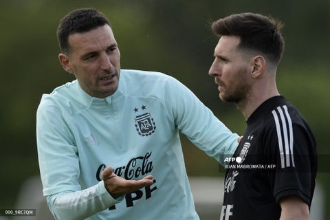 Scaloni y Messi