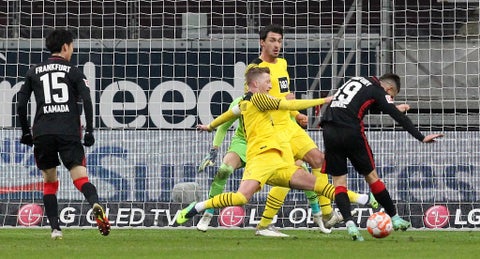 Rafael Santos Borré, Bundesliga, Frankfurt vs Borussia Dortmund