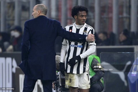 Cuadrado y Allegri y el difícil momento de Juventus.