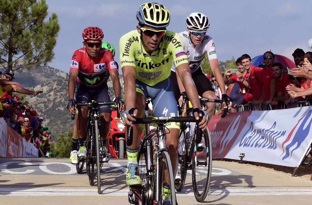 Nairo Quintana escoltando a Froome y Contador como líder de la Vuelta a España 2016