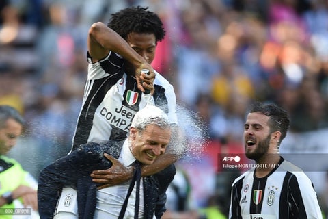 Cuadrado y Allegri en Juventus