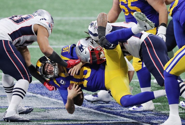 Patriots y Rams se mostraron cautos al comienzo del Super Bowl