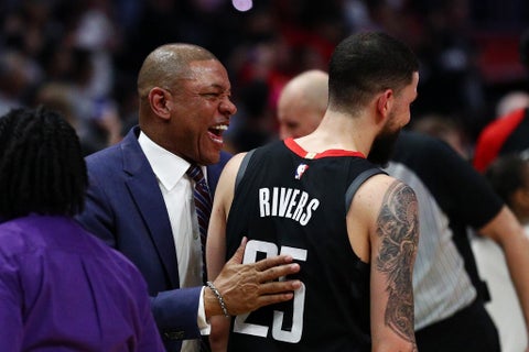 Doc Rivers y su hijo Austin se enfrentan en partido de la NBA