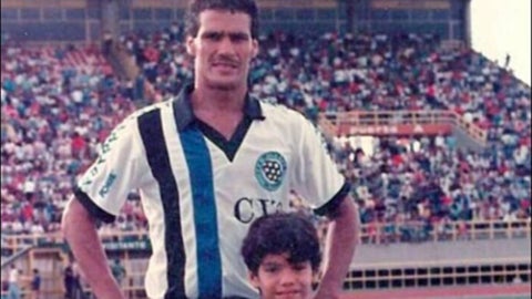 Falcao García de niño junto a su padre, Radamel García