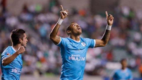Ayron del Valle, delantero colombiano que juega en el Querétaro