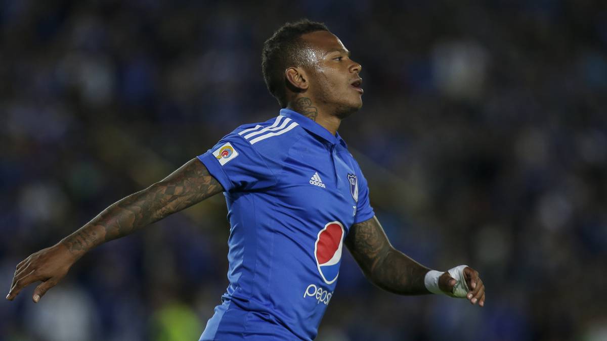 Manga Escobar jugando con Millonarios