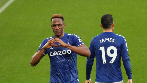 Yerry Mina y James en Everton