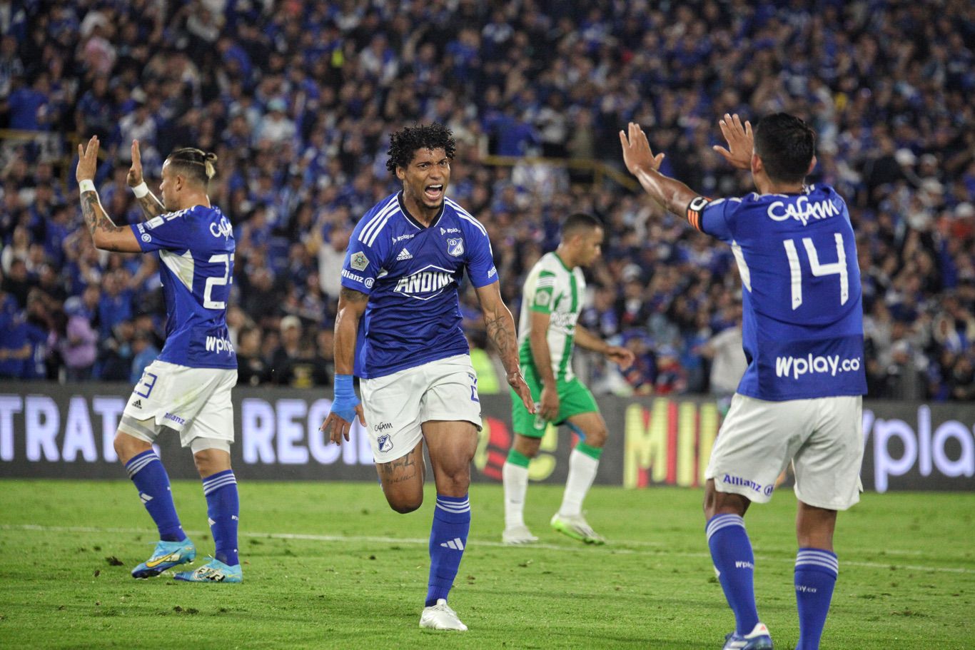 Millonarios enfrenta a Nacional en juego válido por la final - Ida de la Copa BetPlay en el estadio Nemesio Camacho El Campin.
