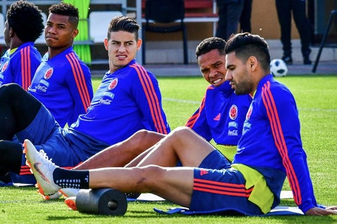Wilmar Barrios y James Rodríguez en el entrenamiento de la Selección Colombia