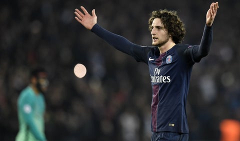 Adrien Rabiot en juego con el PSG