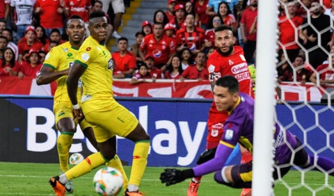 Aldair Quintana ataja vs América