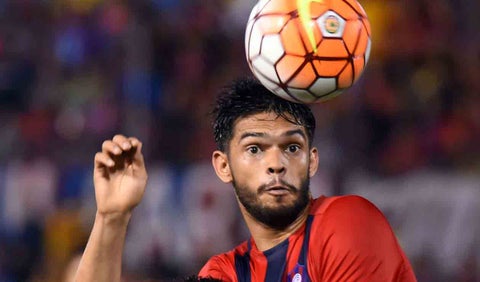 Omar Alderete, defensa paraguayo