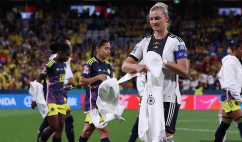 Alexandra Popp y Linda Caicedo