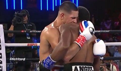 Pelea Roamer Alexis Angulo