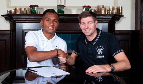 Alfredo Morelos firmó un nuevo contrato con el Rangers FC