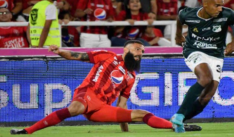 América - Alejandro Quintana