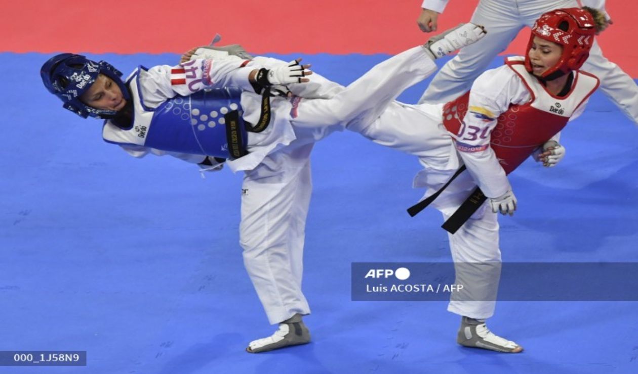 Andrea Ramírez (rojo), taekwondista de Colombia