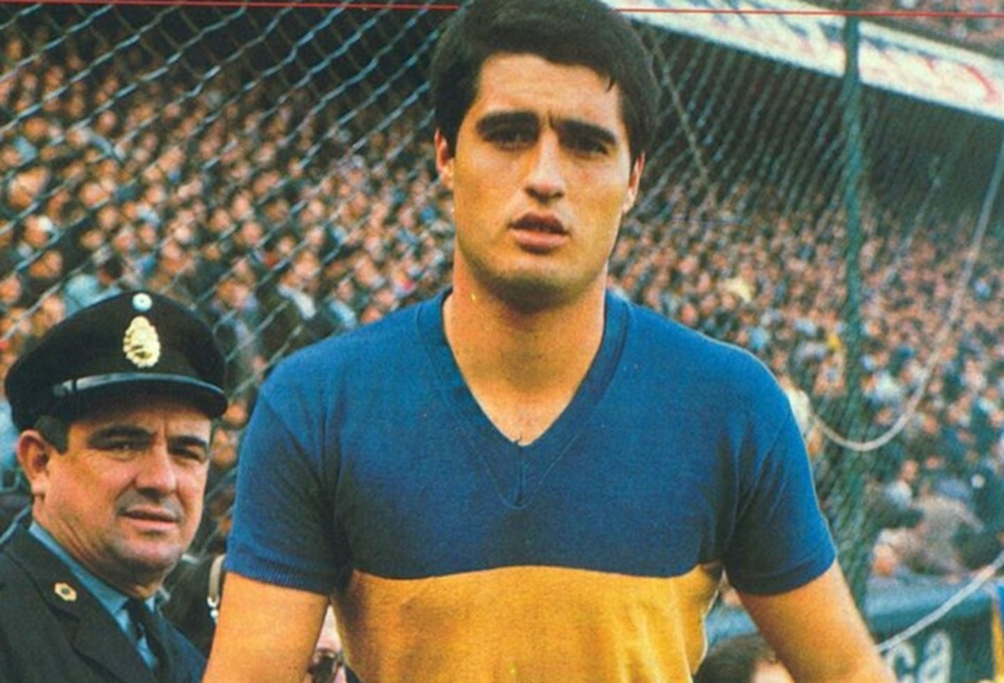 7. Ángel Clemente Rojas. Debutó en primera en 1963 y en su momento llegó a ser comparado con Pelé. Es claro que volvía locos a los defensores con su quiebre de cintura. Conquistó cinco títulos y marcó 79 goles. 