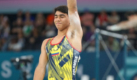 VIDEO: Ángel Barjas sacude al mundo: espectacular debut en París 2024