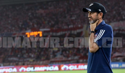 Arturo Reyes - técnico de Junior 2024