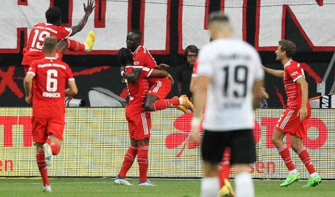 Bayern Múnich goleó a Eintracht Frankfurt