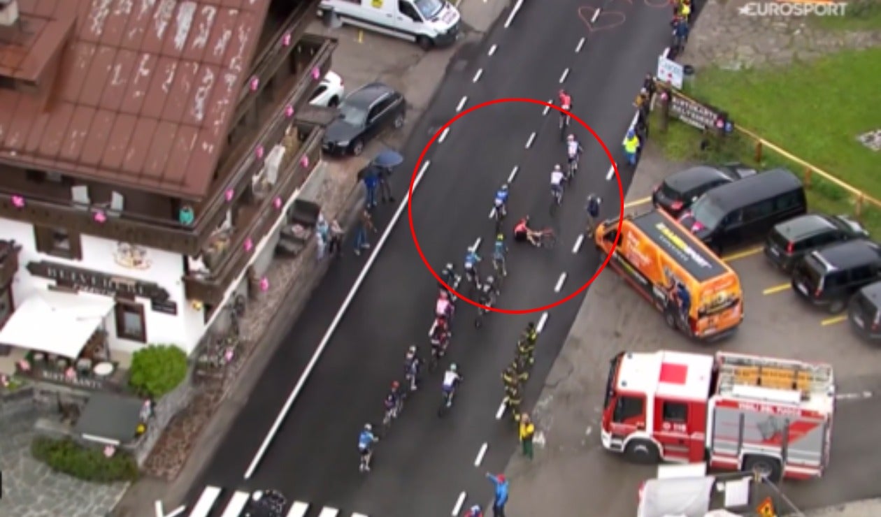 [Video] Geraint Thomas se cayó terminando la etapa 19 del Giro de Italia