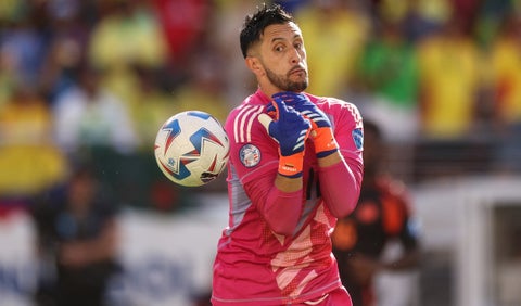 Camilo Vargas se viste de héroe en Colombia: sorprendente registro ante Uruguay