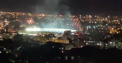 Captura de pantalla, juegos pirotécnicos Cali