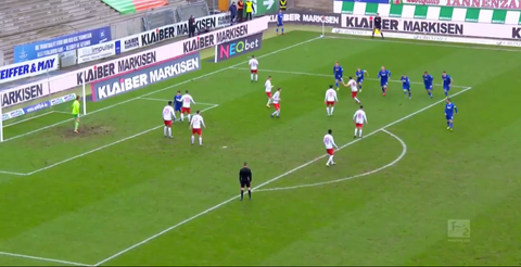 Captura de pantalla, tiro de esquina insólito liga de Alemania