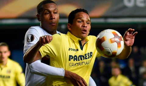 Carlos Bacca jugando con el Villarreal de España