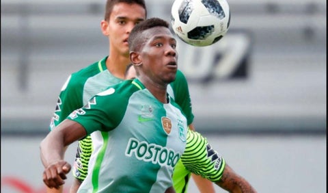 Carlos Cuesta, central de Atlético Nacional