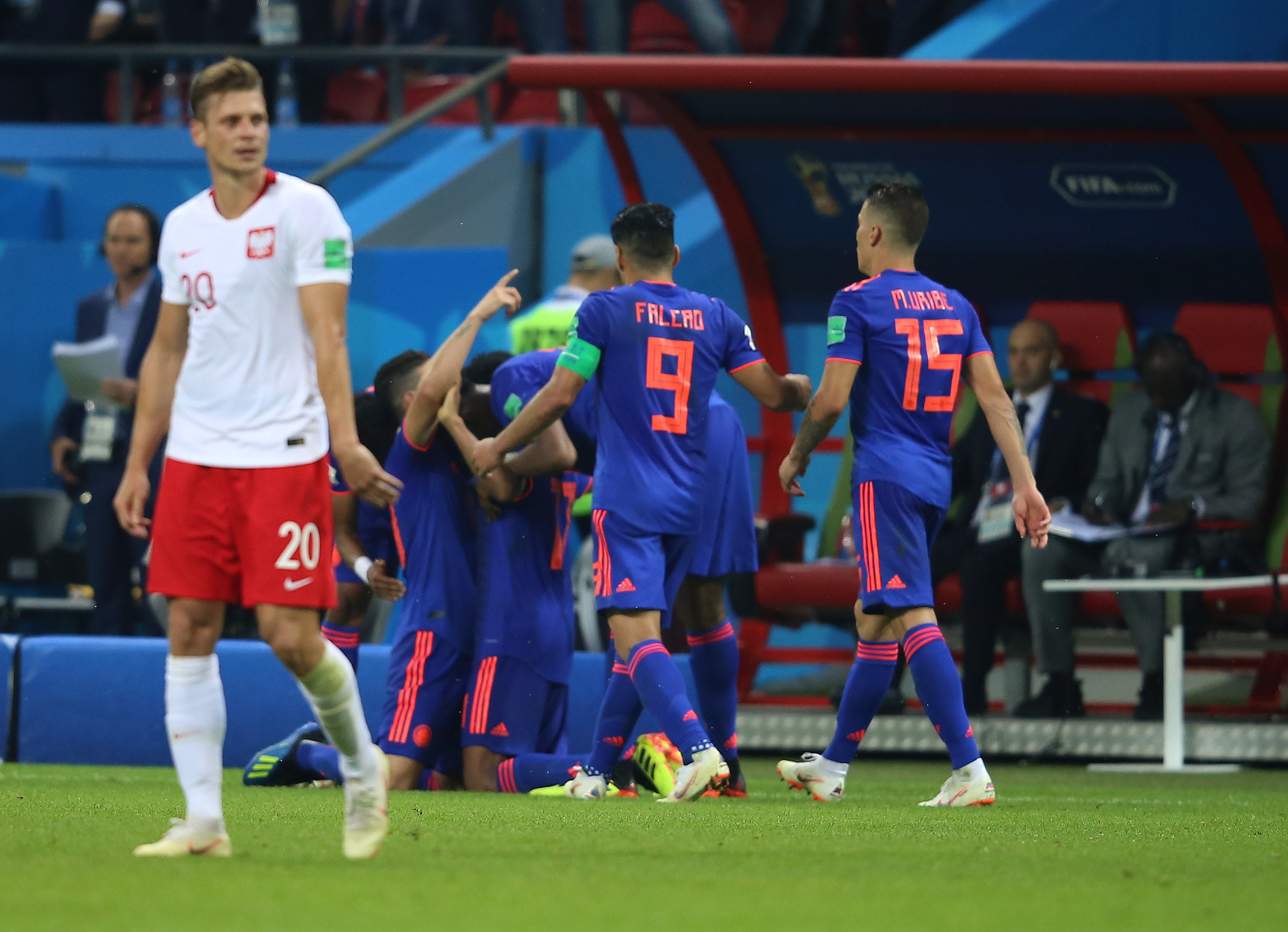 Colombia celebra su primer gol ante Polonia