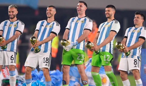 Celebración a lo Dibu Martínez