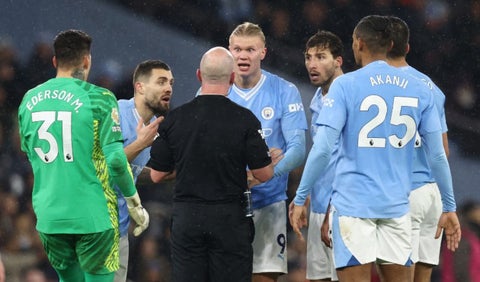 Video: escandaloso final de partido entre Manchester City y Tottenham