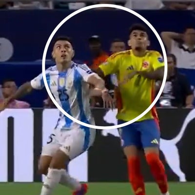 [Video] ¿Roja? El codazo a Luis Díaz en la final Colombia vs Argentina