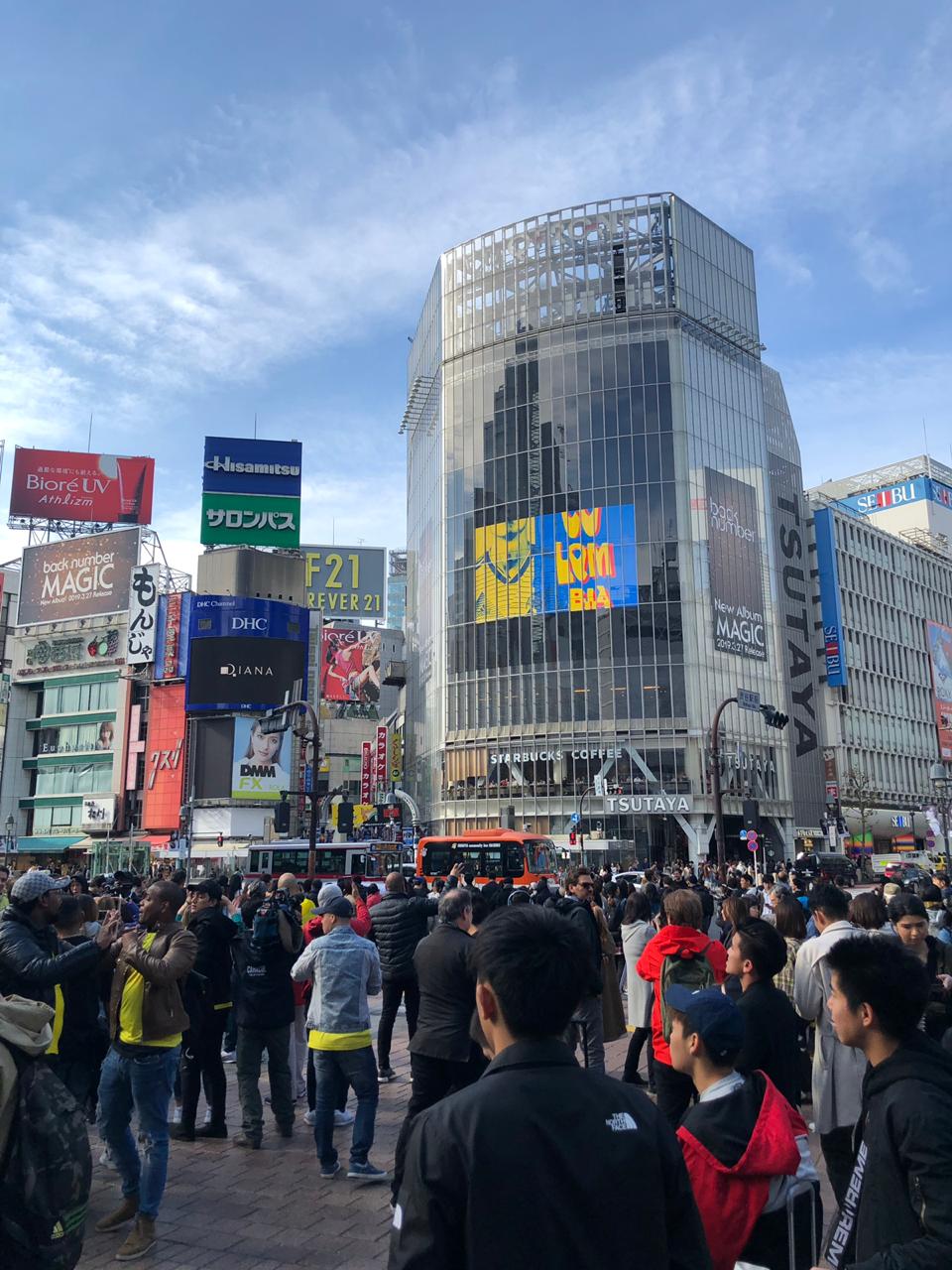 La camiseta de la Selección Colombia presentada en el Times Square de Japón