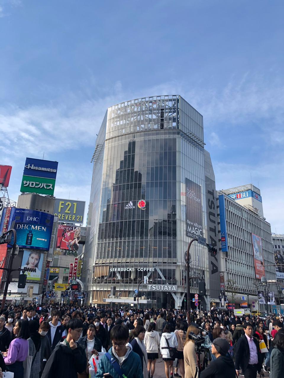 La camiseta de la Selección Colombia presentada en el Times Square de Japón