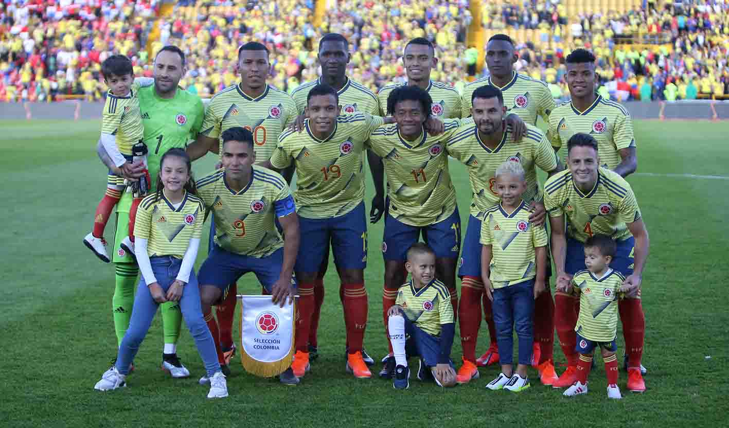 Roger Martínez, segundo (arriba) de izquierda a derecha