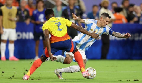CONMEBOL castigó al árbitro del Colombia vs Argentina: hay polémica