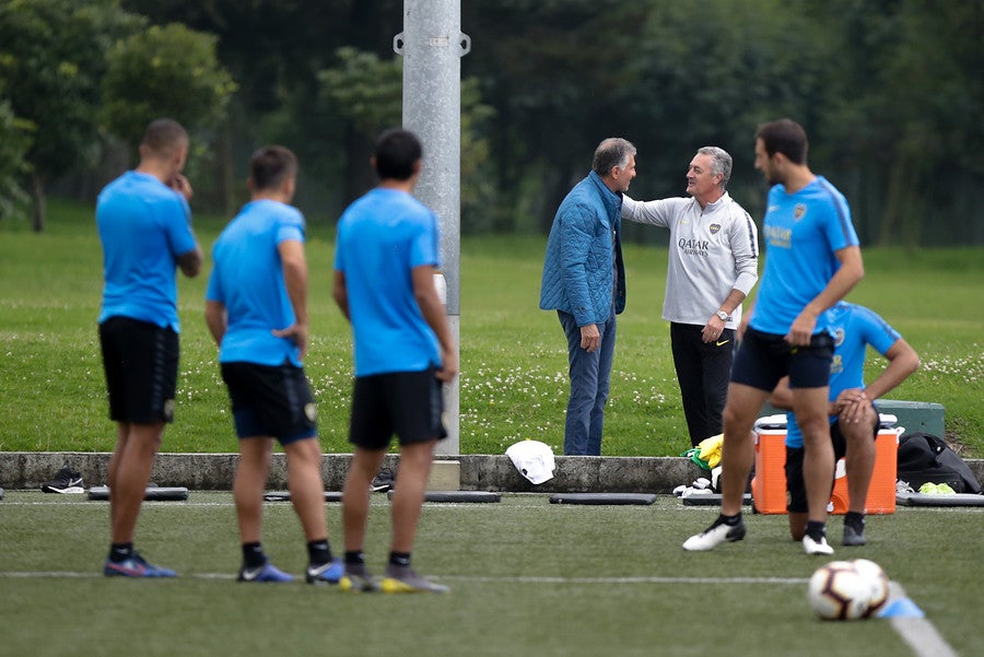 Carlos Queiroz, técnico de Colombia, y Gustavo Alfaro, entrenador de Boca Juniors