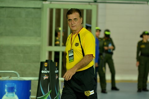 Óscar Héctor Quintabani, técnico colombiano