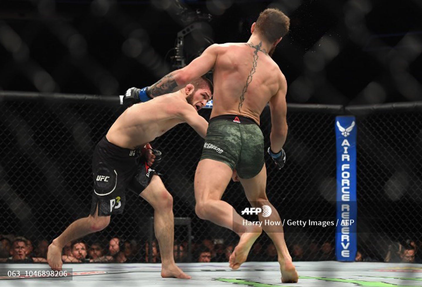 Conor McGregor vs Khabib Nurmagomedov acabó con la victoria del ruso