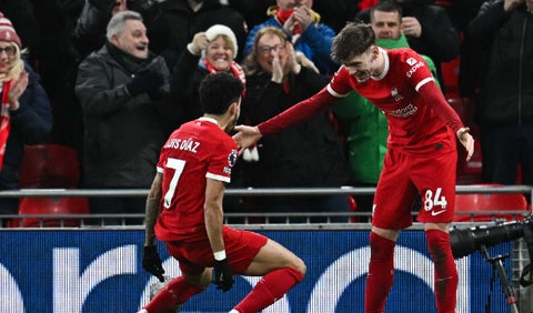 Conor Bradley y Luis Díaz