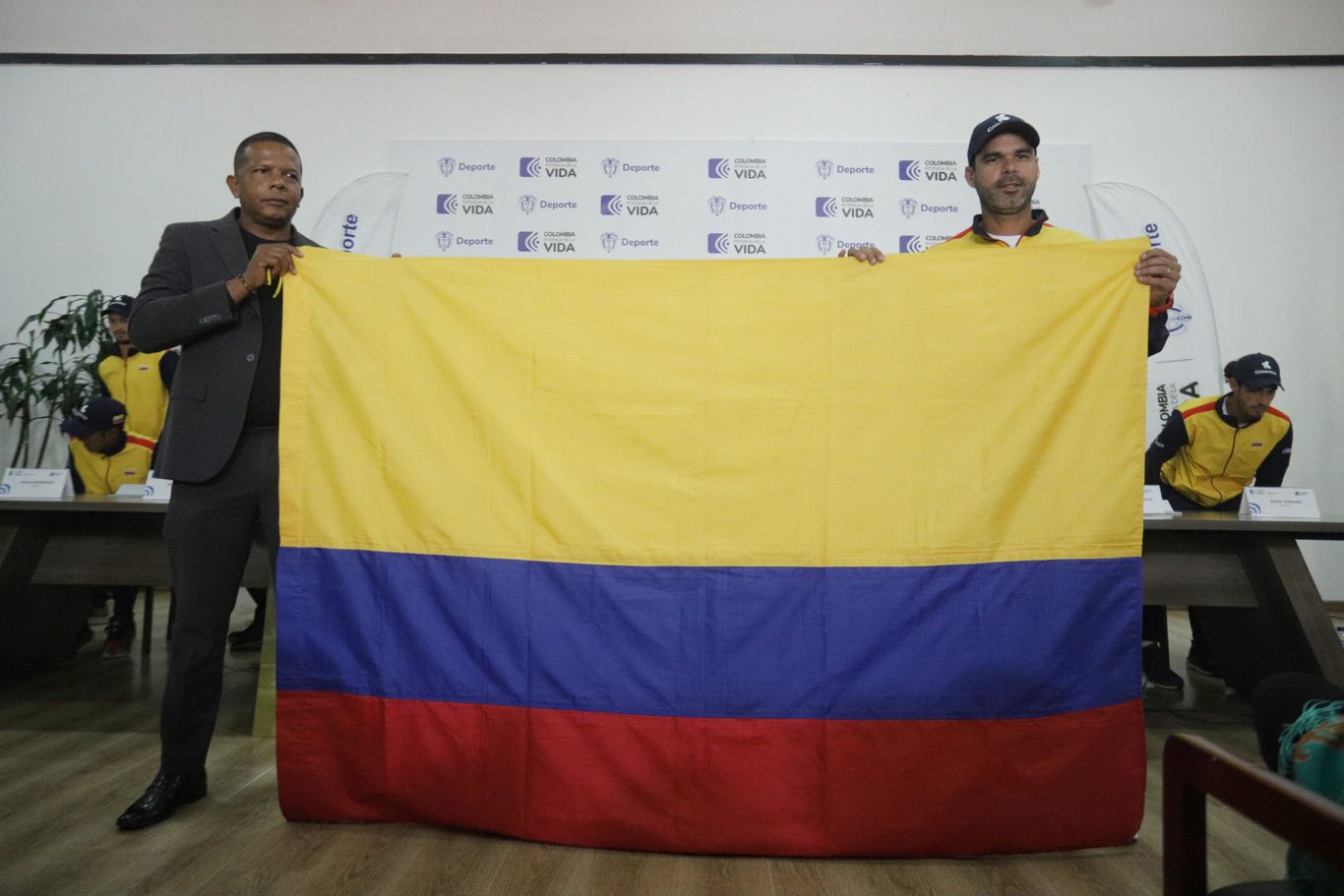 Colombia recibió el Pabellón Nacional por parte del Ministerio del Deporte para iniciar los encuentros de la Copa Davis que enfrentarán a la selección Colombiana de tenis con su similar de Luxemburgo.