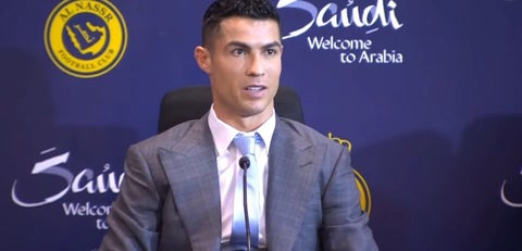 Cristiano Ronaldo en su presentación con Al Nassr