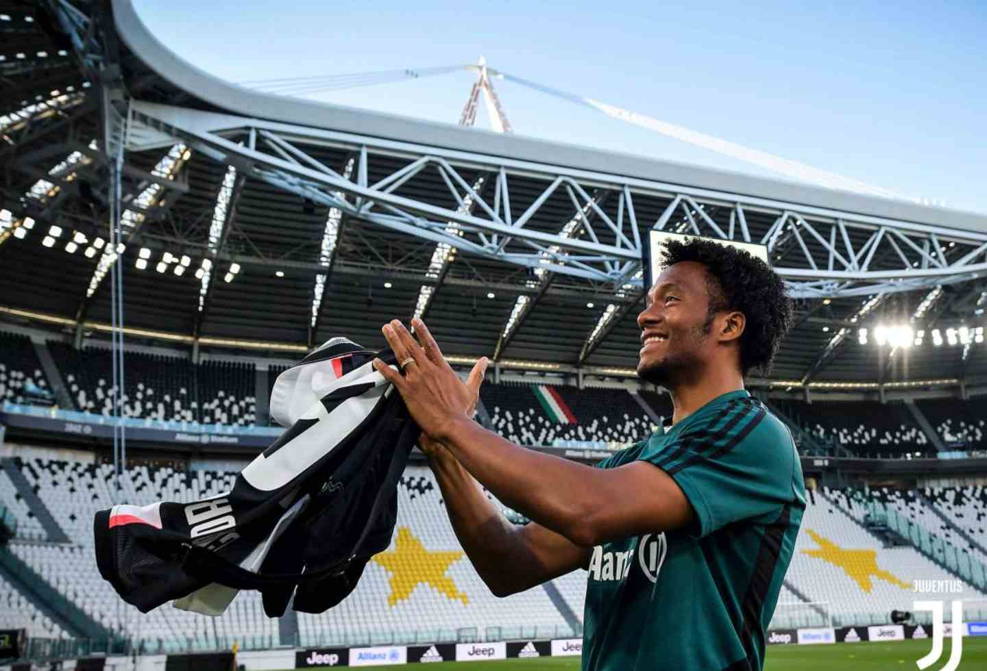 Juventus entrenó en su estadio